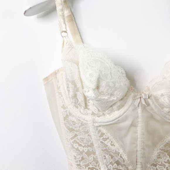 Vintage Other - VINTAGE | Cream White Lace Balconette Corset Bra